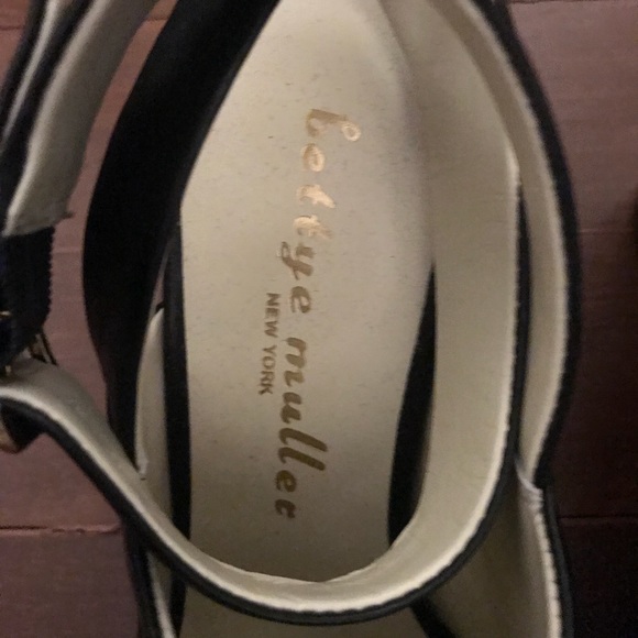 Bettye Muller Womens Polish Ankle Strap Block Heel - Picture 5 of 8